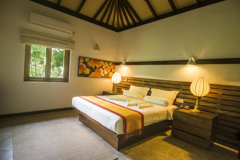 Roman Lake Ayurveda Boutique Resort - Level 1 Certified Ахунгалла Экстерьер фото