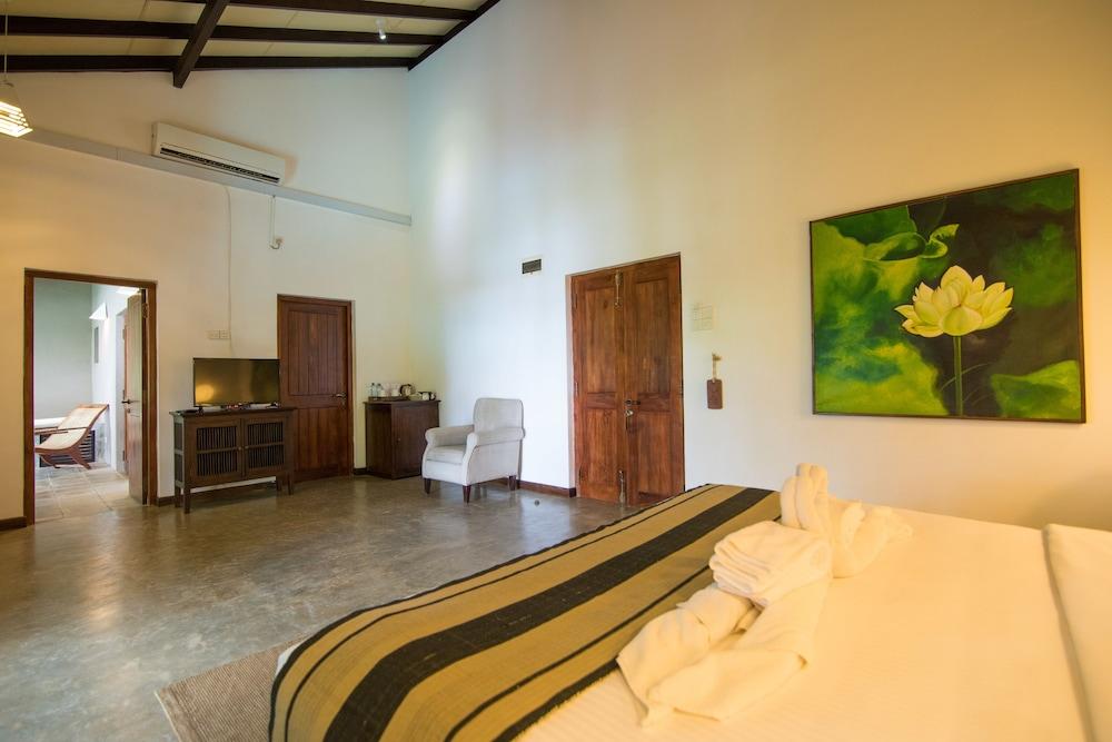 Roman Lake Ayurveda Boutique Resort - Level 1 Certified Ахунгалла Экстерьер фото