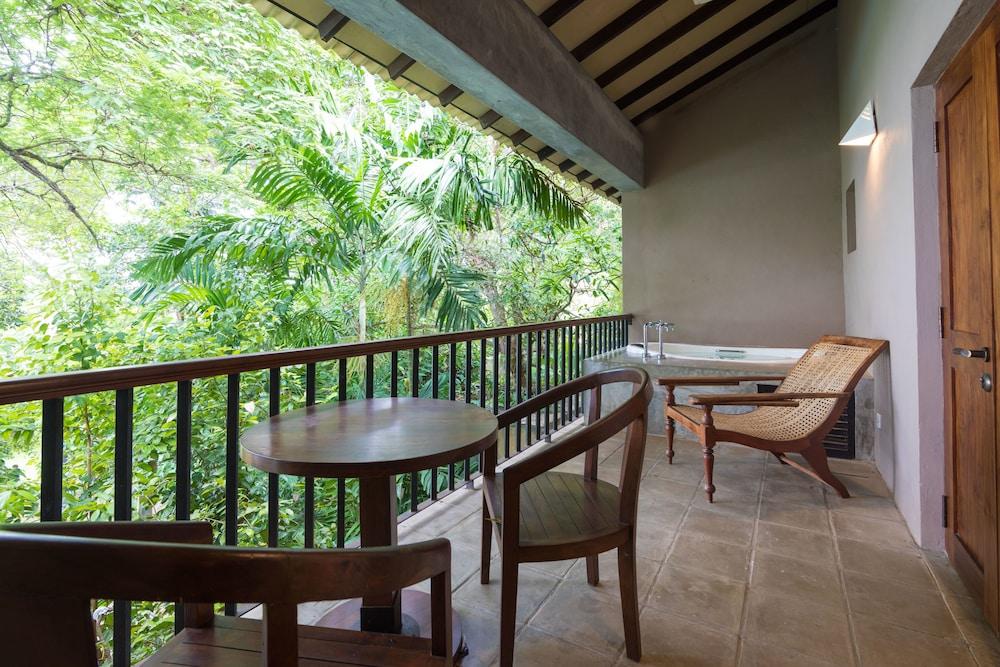 Roman Lake Ayurveda Boutique Resort - Level 1 Certified Ахунгалла Экстерьер фото