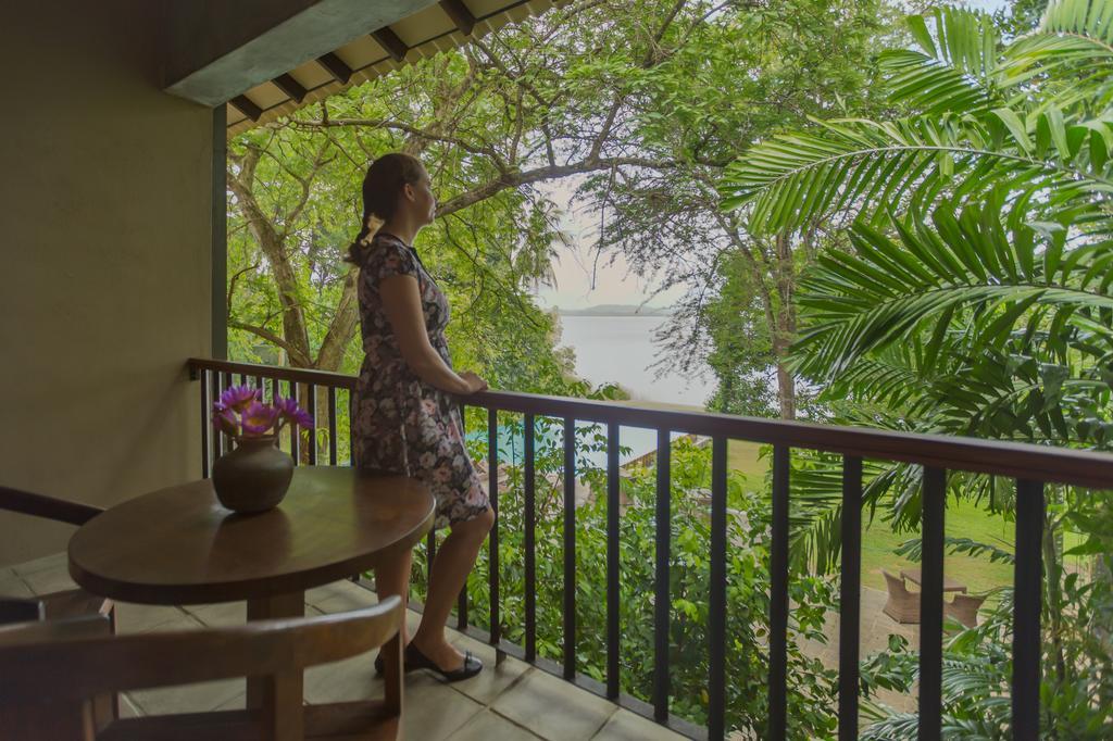 Roman Lake Ayurveda Boutique Resort - Level 1 Certified Ахунгалла Экстерьер фото